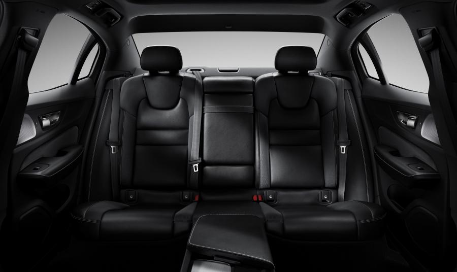 Интерьер Volvo S60 T6 R-Design 2018 года  (WW) (фото 60 из 63)